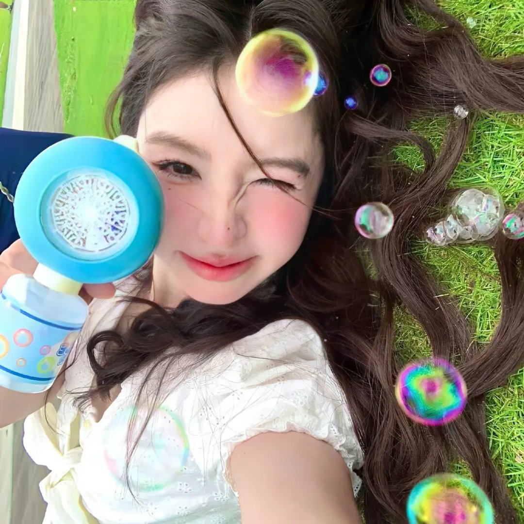 红色尾翼
